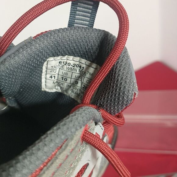 Specialized Women’ Mountain Bike Cycling Size 10 EU41 Red and Gray. - Picture 3 of 7